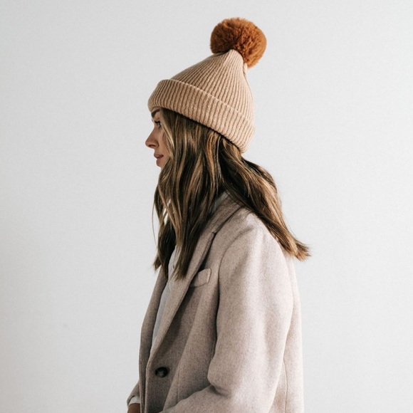 Dylan Beanie - GiGi Pip - Camel // soft, fluffy, Very rare color // Beanie - Picture 1 of 4